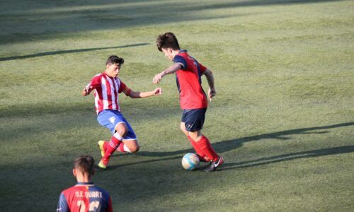 Raul consigue una beca deportiva para estudiar en Estados Unidos.