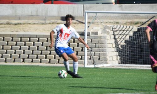 Nacho Moutas defenderá los colores de los Vikings gracias a una beca deportiva de fútbol.