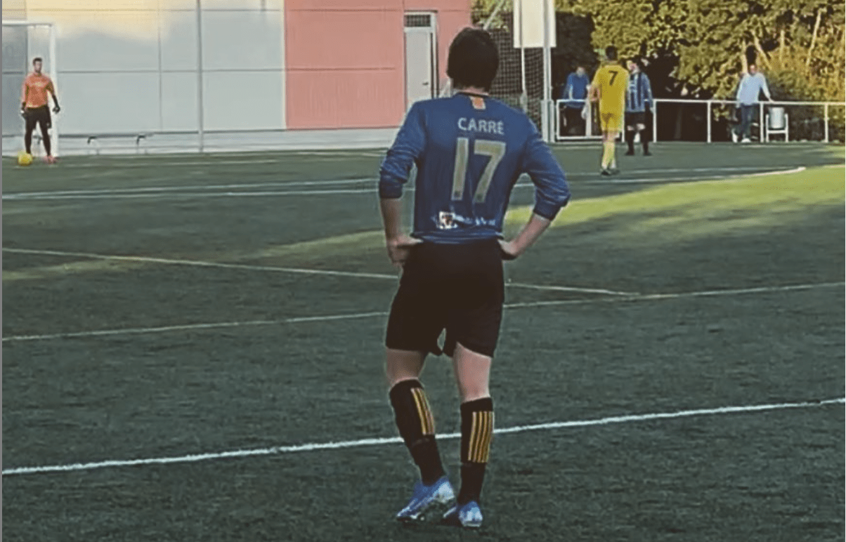 En este momento estás viendo Alex Carré consigue una beca deportiva de fútbol para estudiar en Estados Unidos.