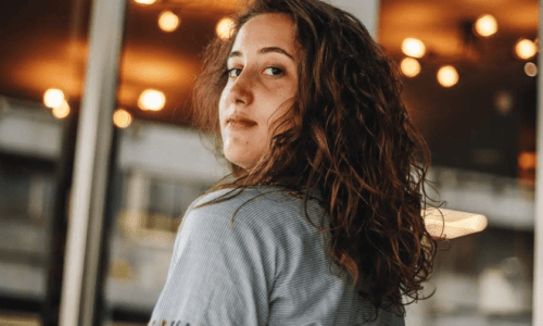 Alexandra Sierra consigue una beca académica para estudiar en USA.