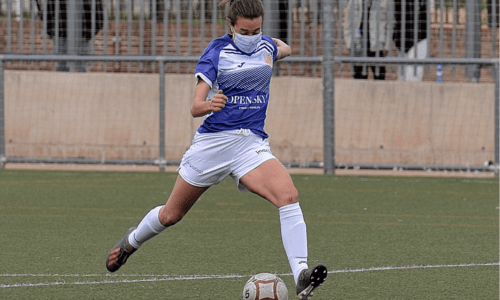 Llara Llorente va a estudiar en Estados Unidos con una beca deportiva de fútbol.