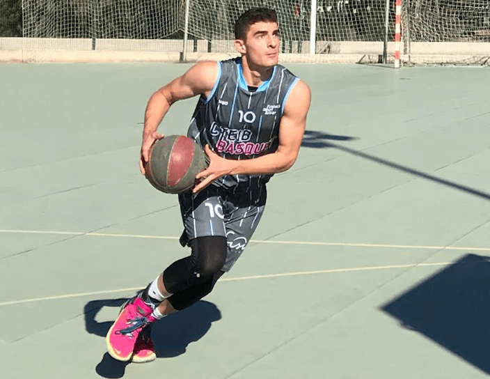 beca deportiva de baloncesto para estudiar en USA