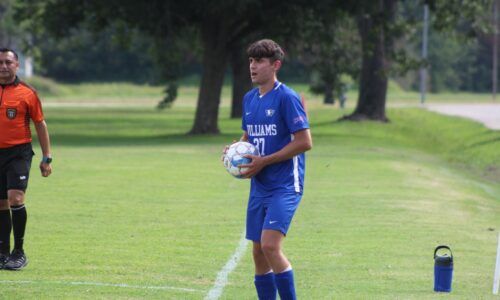 Aitor Moya ya está en Estados Unidos gracias a una beca deportiva de fútbol.